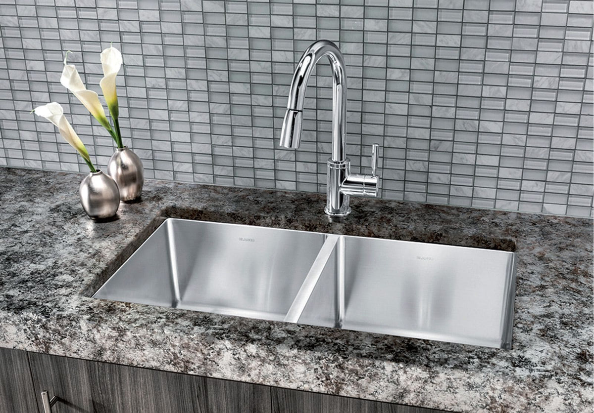 Quatrus R15 32-in 50/50 Double Bowl Undermount Stainless Steel Kitchen Sink P4I3 - product image 3
