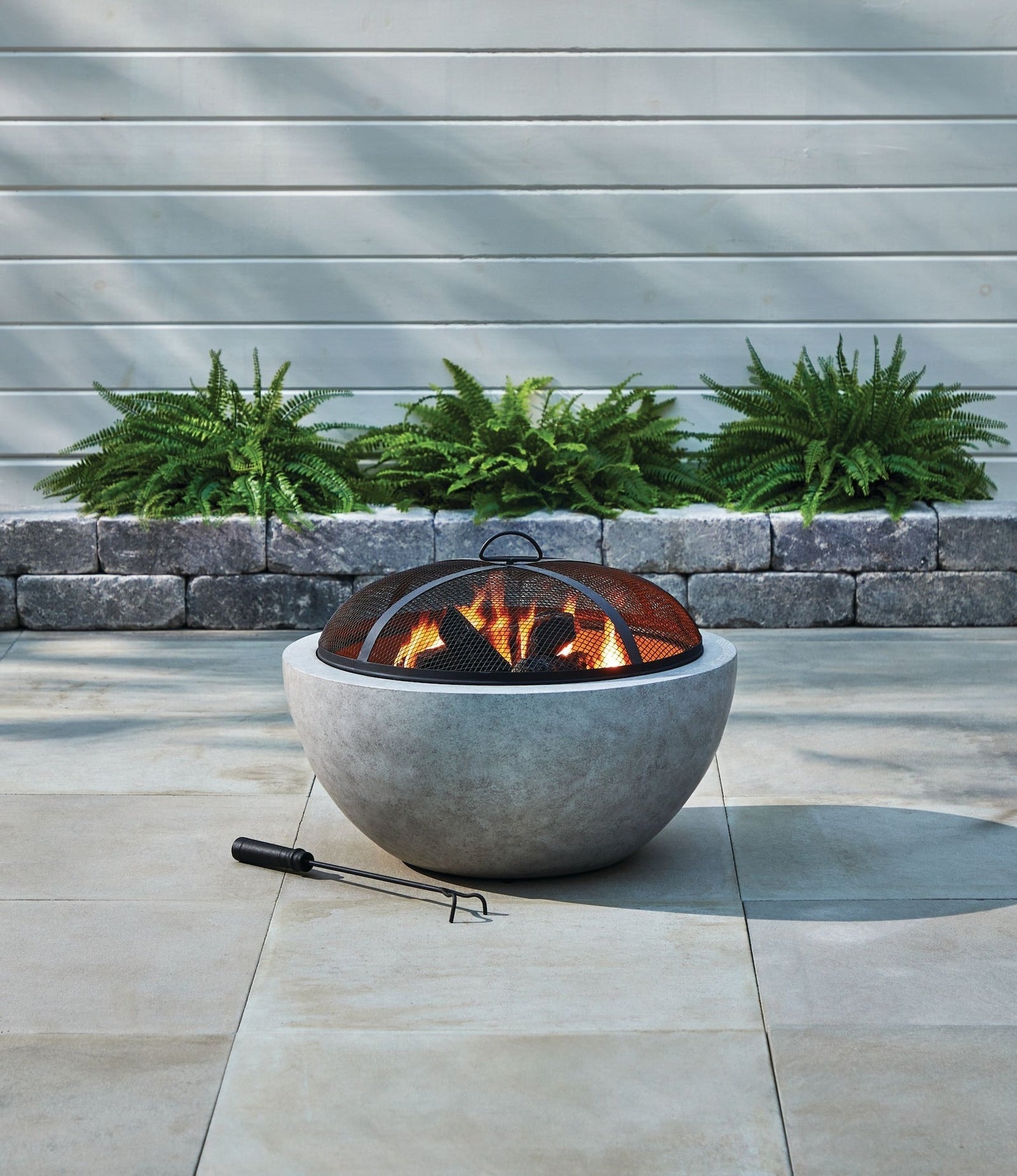 Outdoor Round Steel Wood Burning Firepit with Spark Screen, 24-in X1Y1 - product image 3