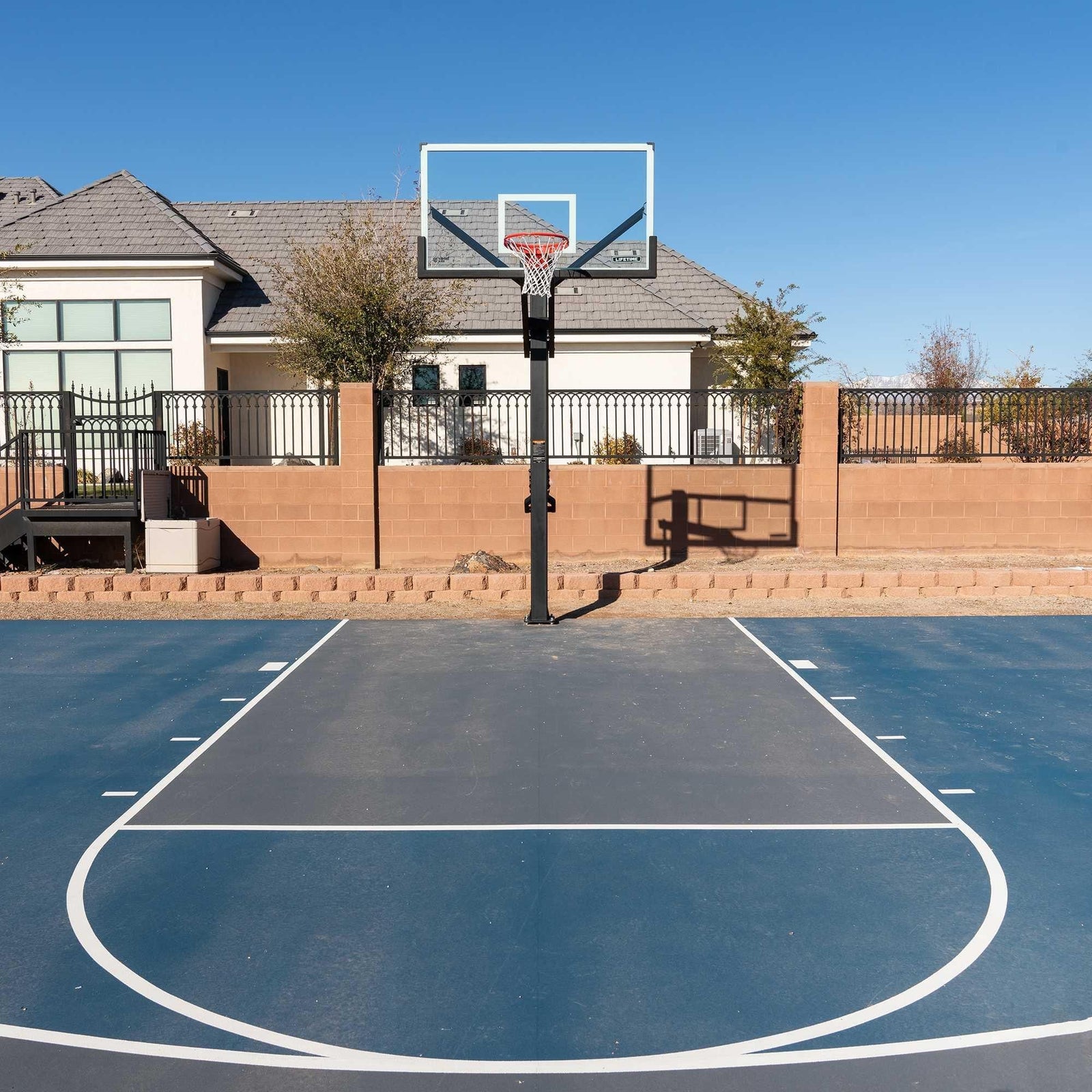 Mommoth Bolt Down Basketball Hoop with 72-in Tempered Glass H5V8 - product image 7