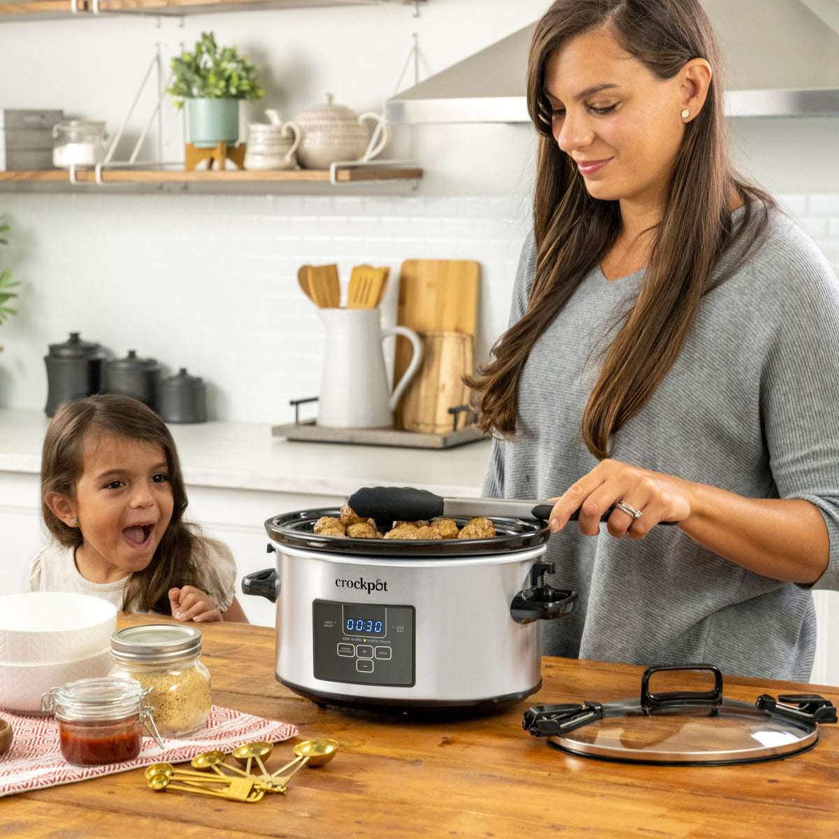 Digital Programmable Slow Cooker with Locking Lid, Feeds 4 People & More, Stainless Steel, 4-qt H4P1 - product image 5
