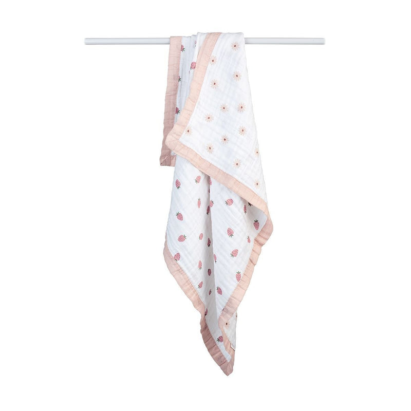 3-Ply Daisies & Strawberry Reversible Muslin Blanket W8Y5